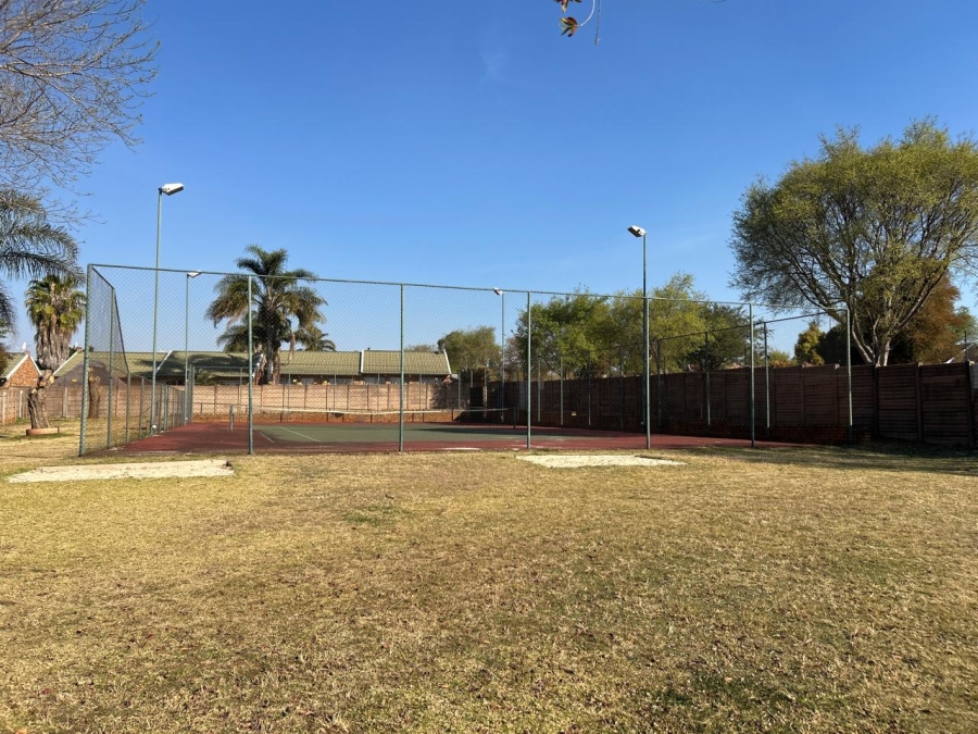 3 Bedroom Property for Sale in Rooihuiskraal North Gauteng
