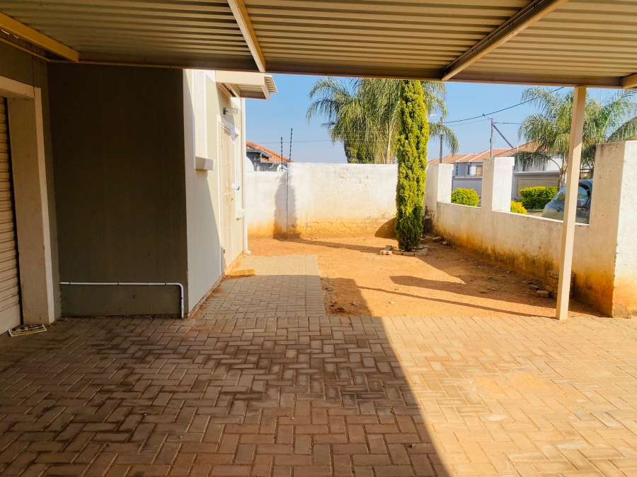 3 Bedroom Property for Sale in Glenway Estate Gauteng