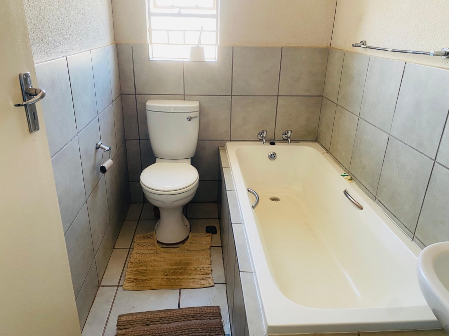 3 Bedroom Property for Sale in Glenway Estate Gauteng
