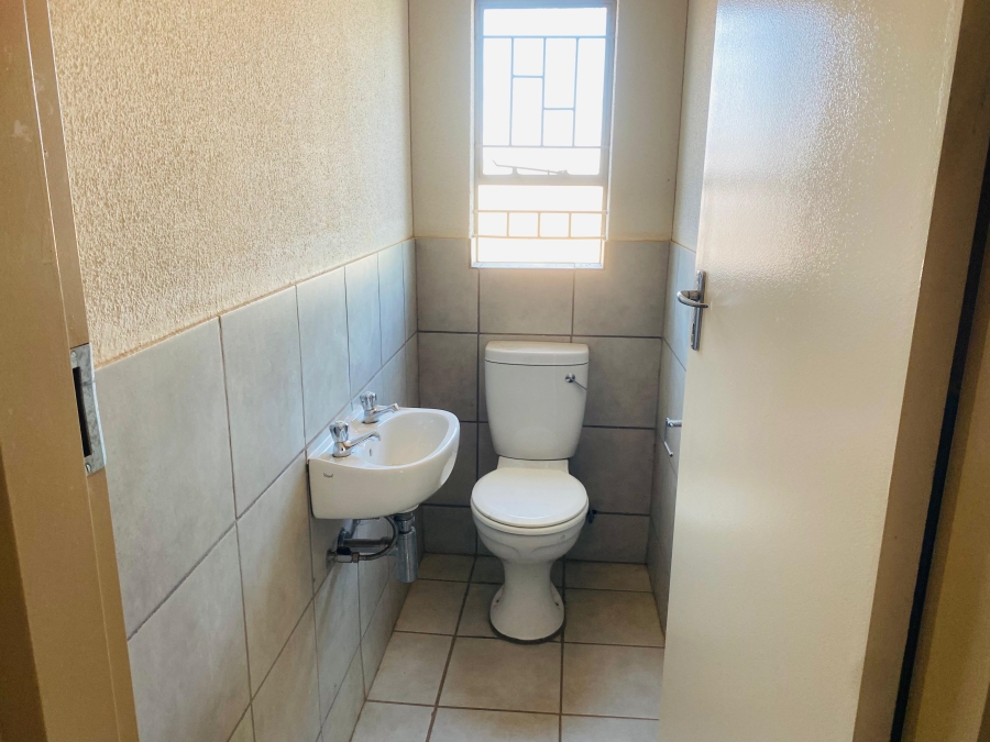 3 Bedroom Property for Sale in Glenway Estate Gauteng