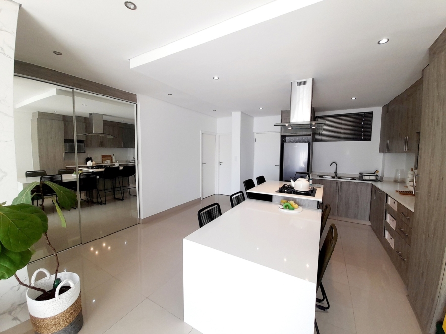 To Let 2 Bedroom Property for Rent in Lombardy Estate Gauteng