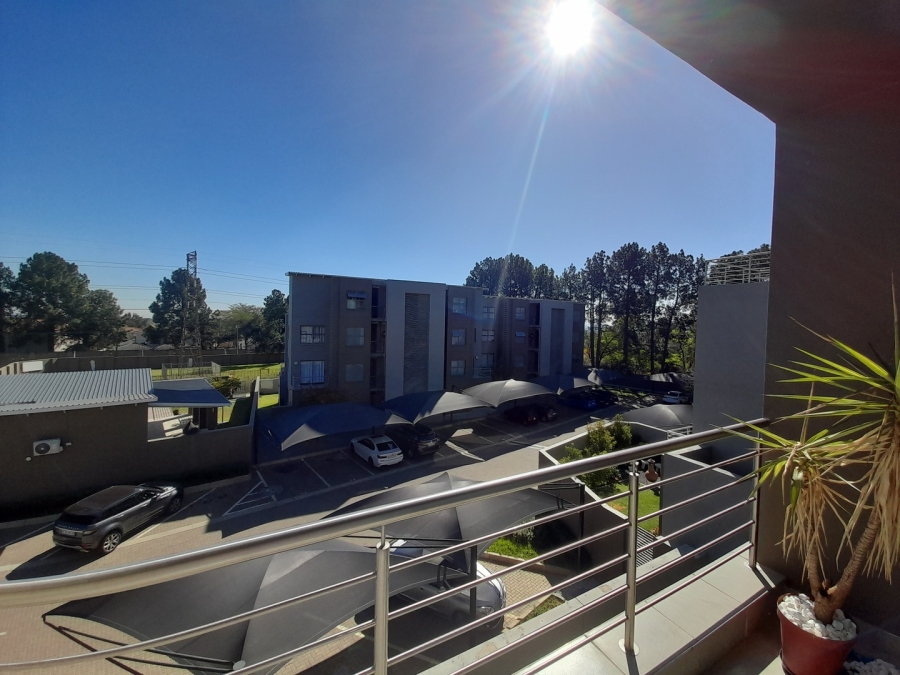 To Let 2 Bedroom Property for Rent in Lombardy Estate Gauteng