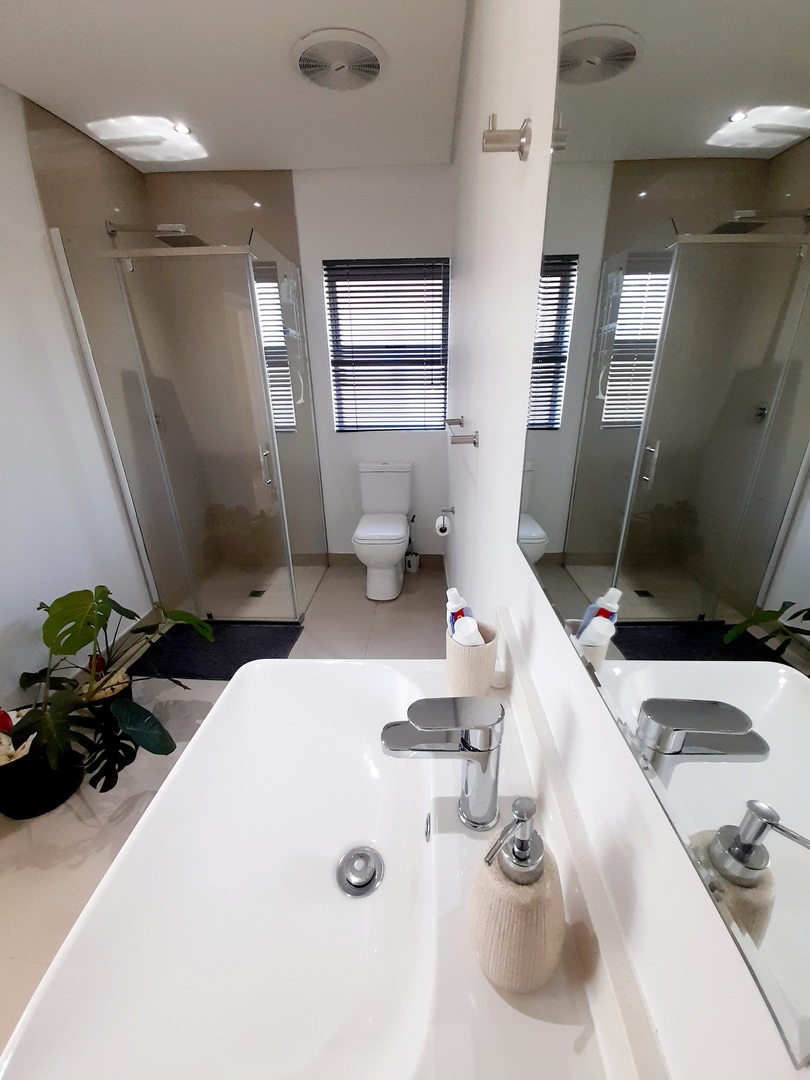 To Let 2 Bedroom Property for Rent in Lombardy Estate Gauteng