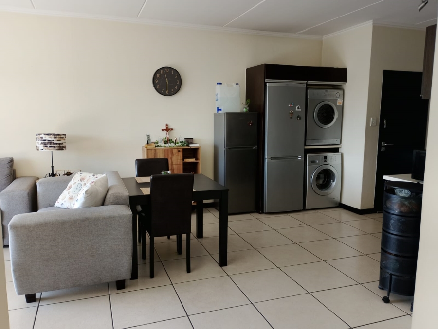 To Let 2 Bedroom Property for Rent in Fourways Gauteng
