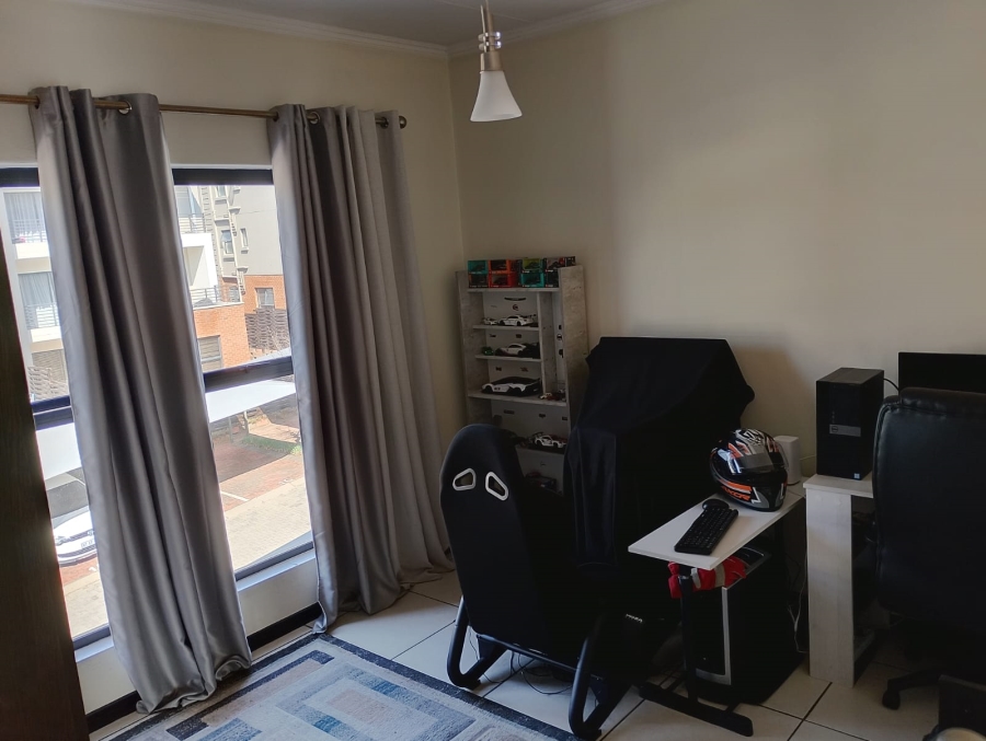 To Let 2 Bedroom Property for Rent in Fourways Gauteng