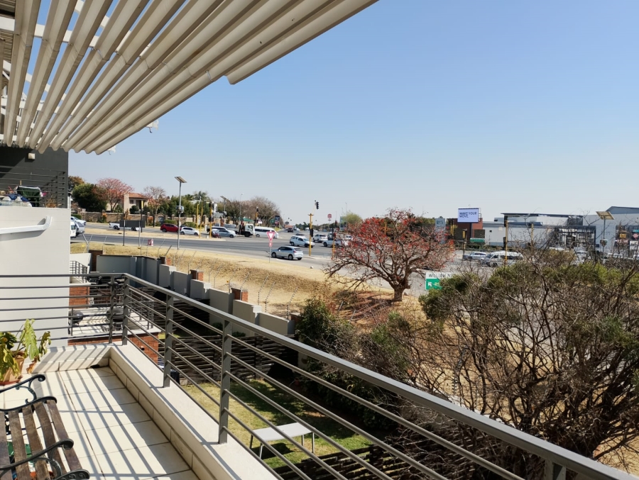To Let 2 Bedroom Property for Rent in Fourways Gauteng