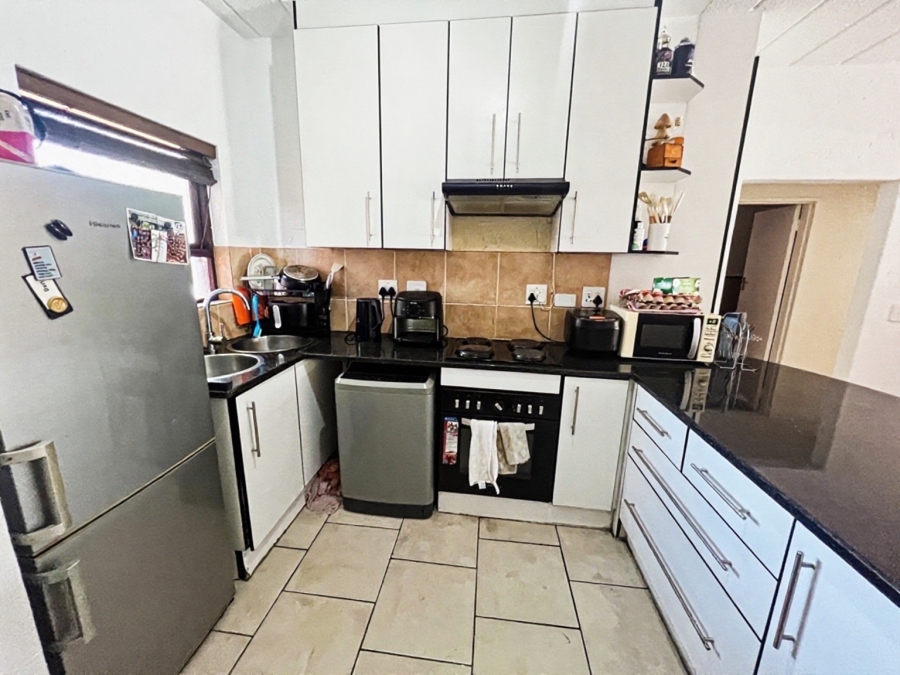 2 Bedroom Property for Sale in Sunninghill Gauteng