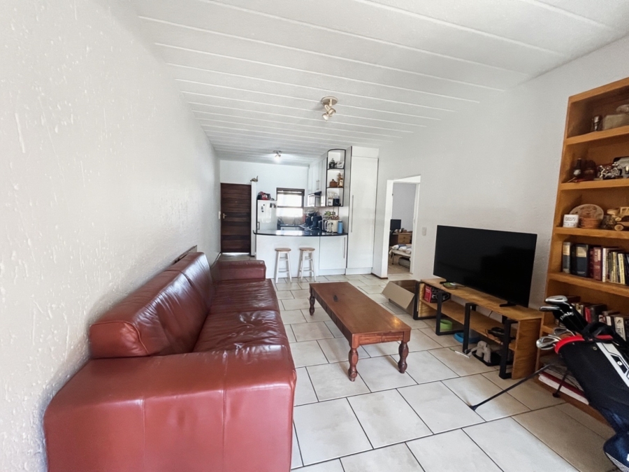 2 Bedroom Property for Sale in Sunninghill Gauteng