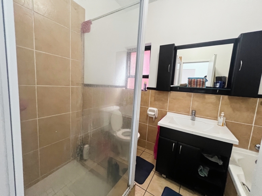 2 Bedroom Property for Sale in Sunninghill Gauteng