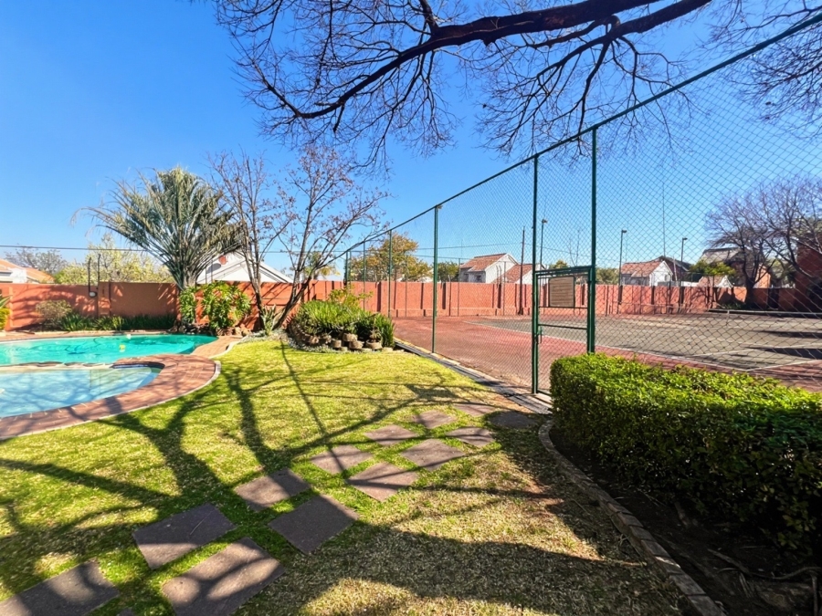 2 Bedroom Property for Sale in Sunninghill Gauteng