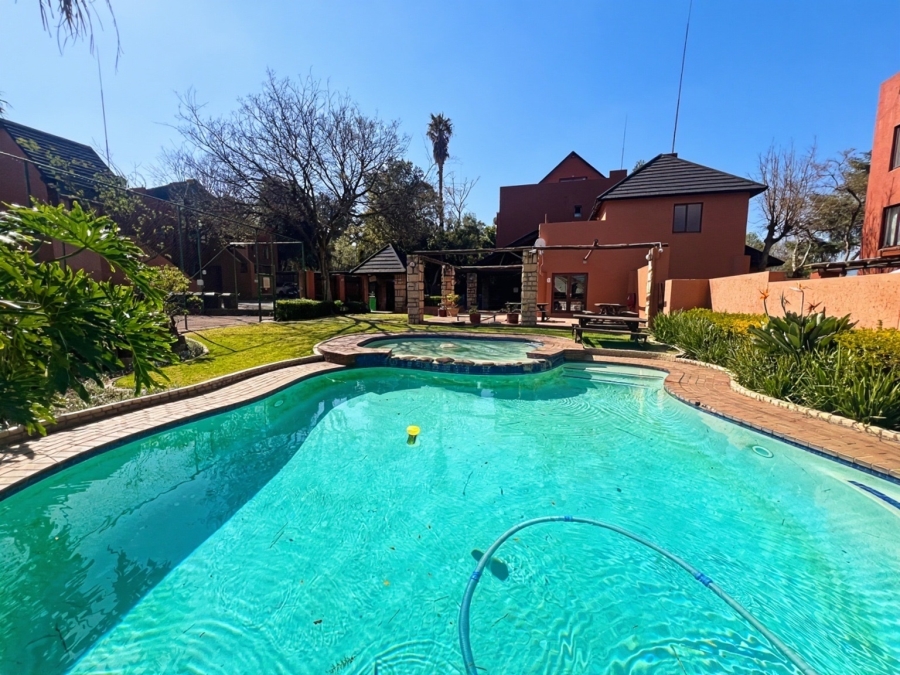 2 Bedroom Property for Sale in Sunninghill Gauteng