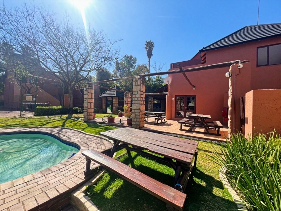 2 Bedroom Property for Sale in Sunninghill Gauteng