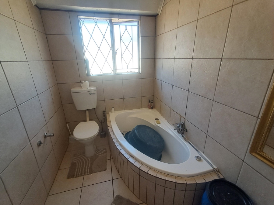 3 Bedroom Property for Sale in Crystal Park Gauteng