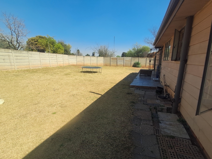 3 Bedroom Property for Sale in Crystal Park Gauteng