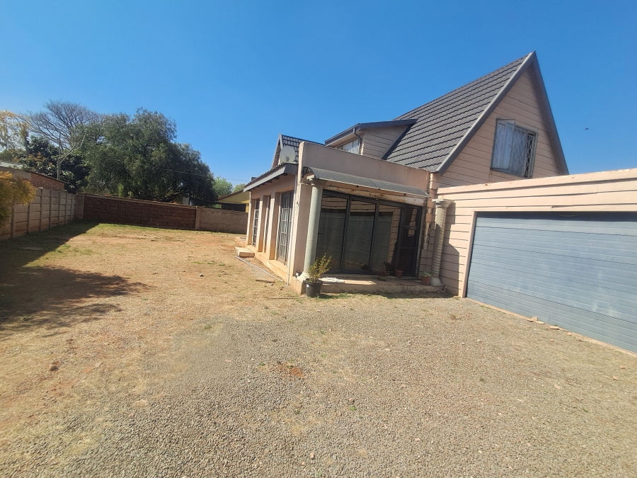 3 Bedroom Property for Sale in Crystal Park Gauteng