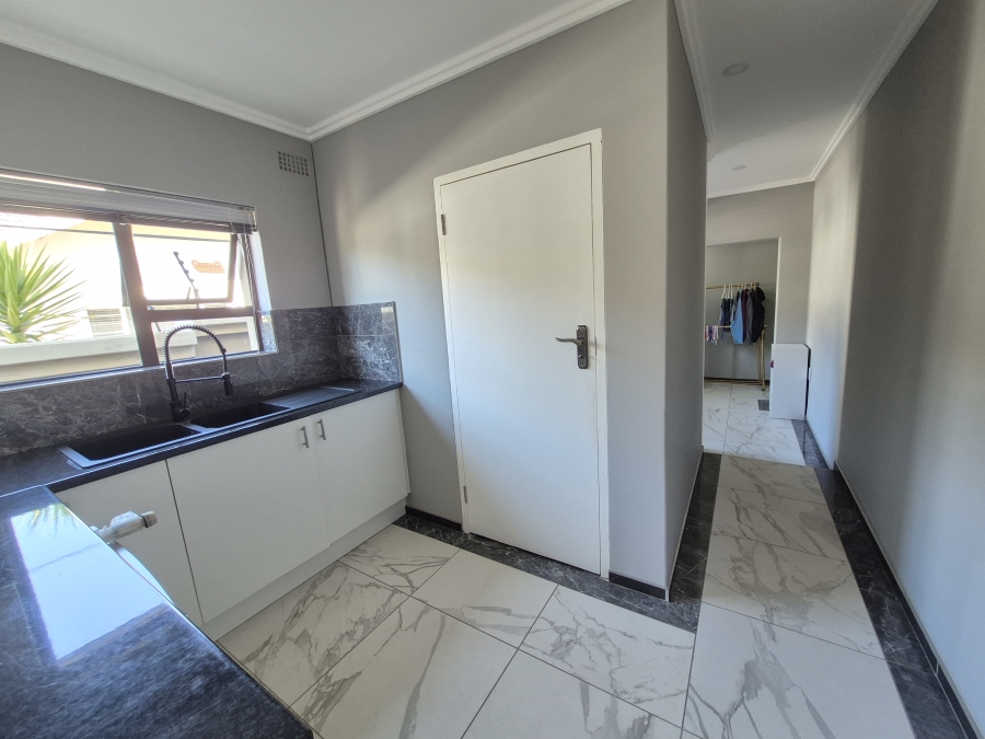 5 Bedroom Property for Sale in Sunnyridge Gauteng