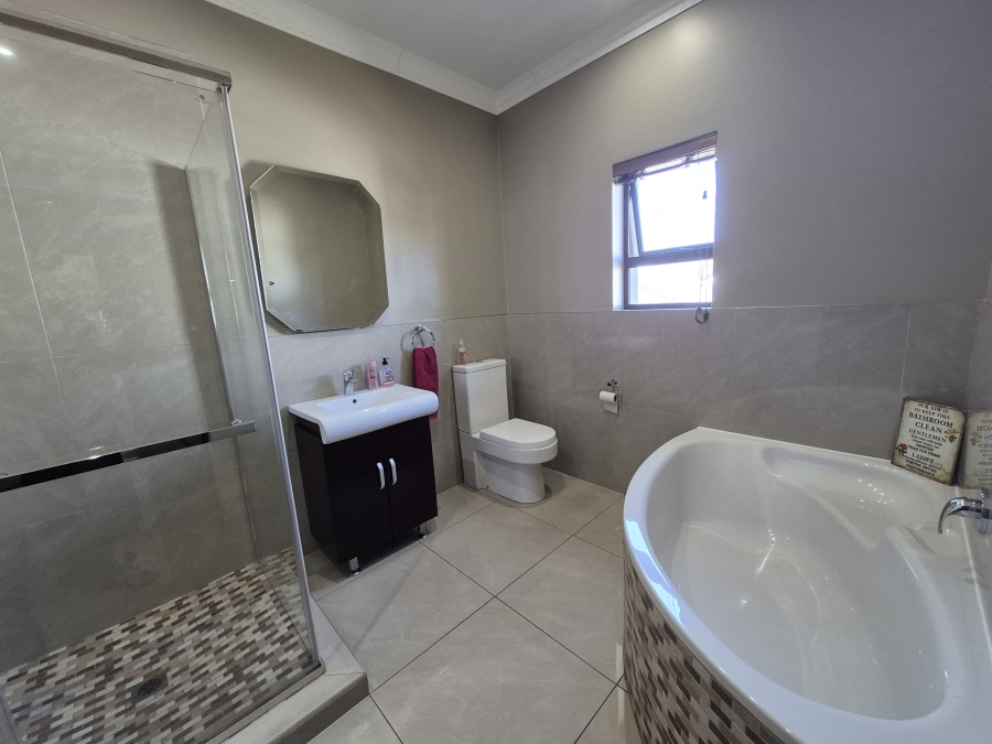 5 Bedroom Property for Sale in Sunnyridge Gauteng
