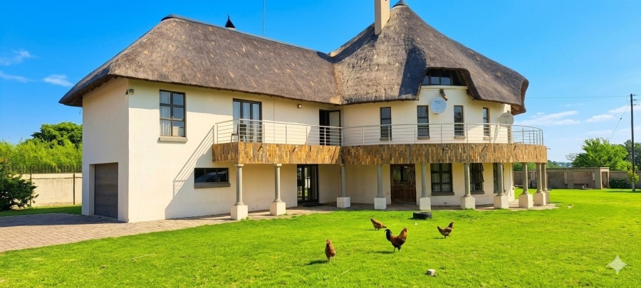 5 Bedroom Property for Sale in Glen Austin Gauteng