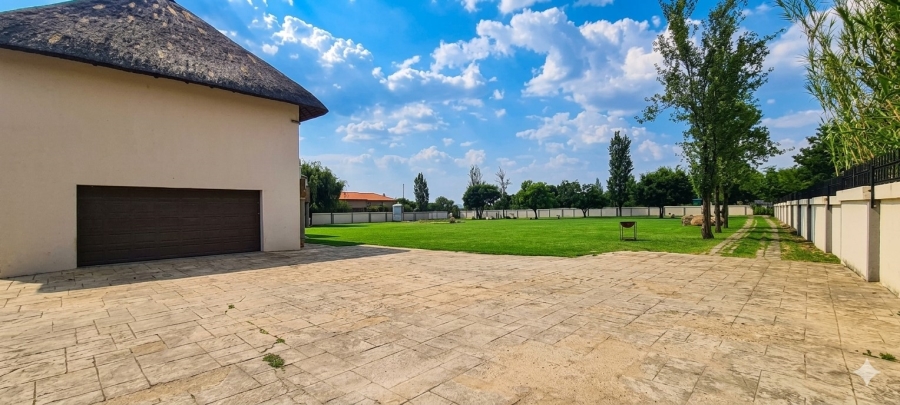5 Bedroom Property for Sale in Glen Austin Gauteng