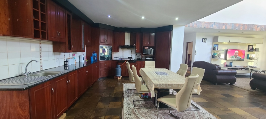 5 Bedroom Property for Sale in Glen Austin Gauteng