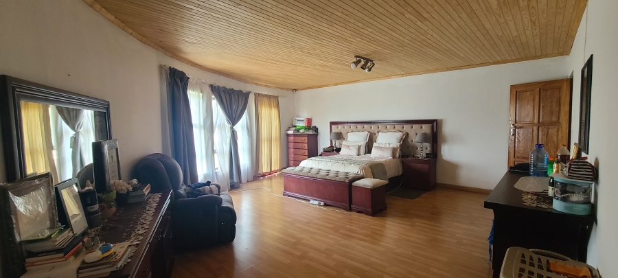 5 Bedroom Property for Sale in Glen Austin Gauteng
