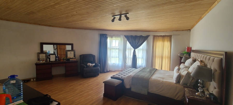 5 Bedroom Property for Sale in Glen Austin Gauteng