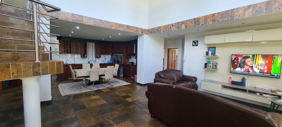 5 Bedroom Property for Sale in Glen Austin Gauteng