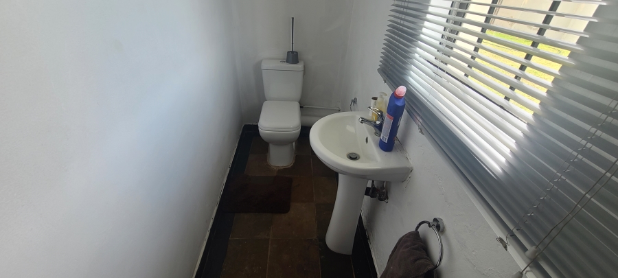 5 Bedroom Property for Sale in Glen Austin Gauteng