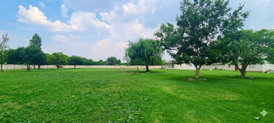 5 Bedroom Property for Sale in Glen Austin Gauteng