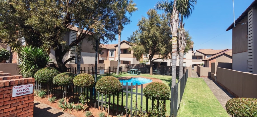 2 Bedroom Property for Sale in Brentwood Gauteng