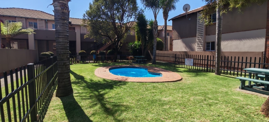2 Bedroom Property for Sale in Brentwood Gauteng