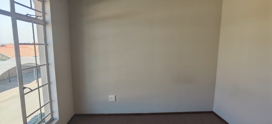 To Let 2 Bedroom Property for Rent in Brentwood Gauteng