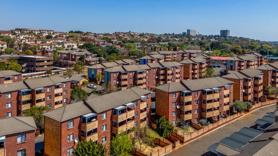 2 Bedroom Property for Sale in La Montagne Gauteng