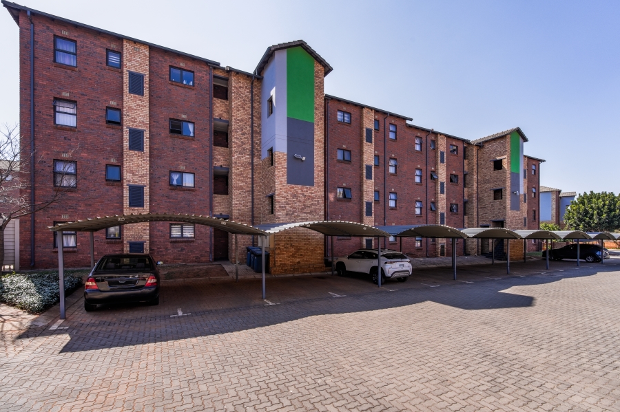 2 Bedroom Property for Sale in La Montagne Gauteng