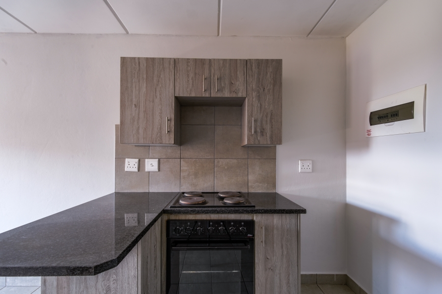 2 Bedroom Property for Sale in La Montagne Gauteng