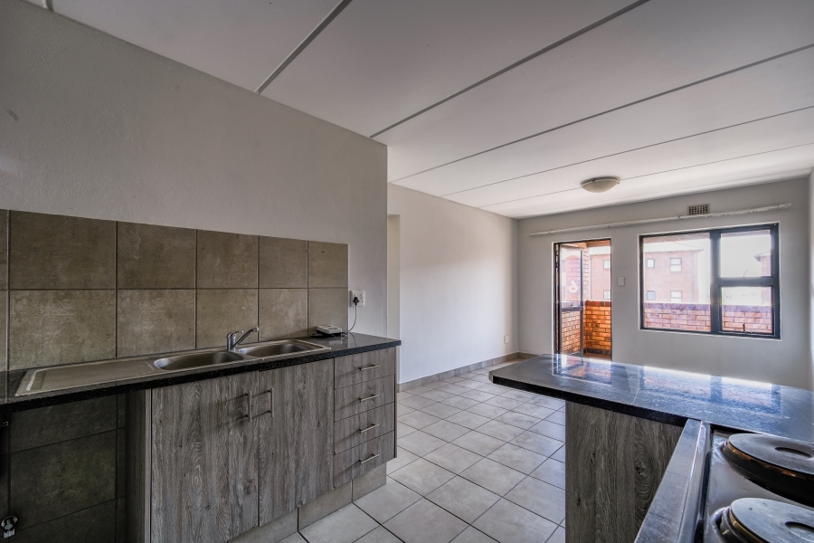 2 Bedroom Property for Sale in La Montagne Gauteng