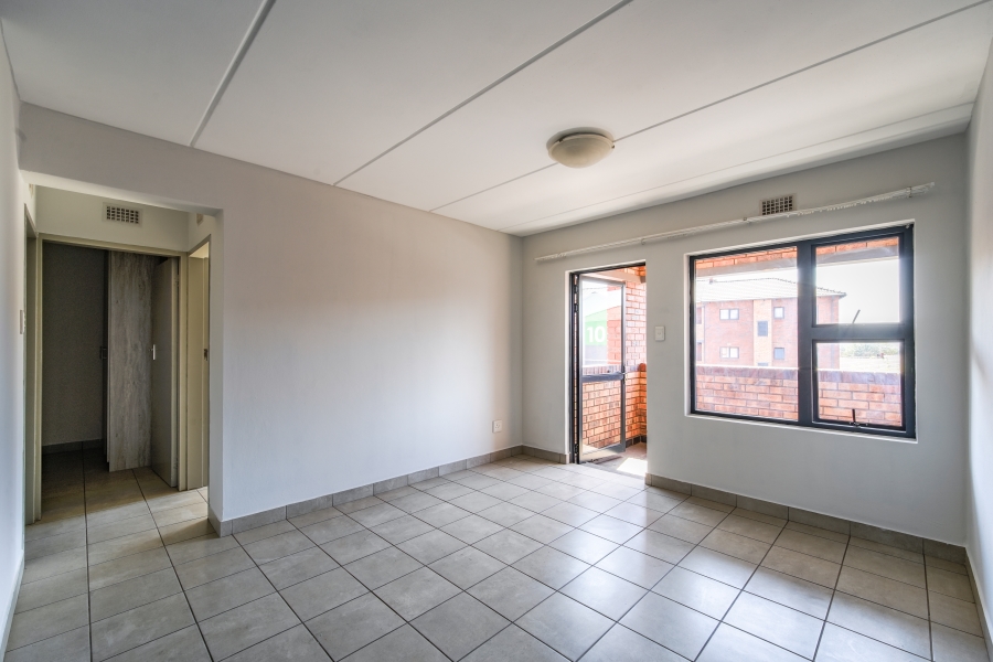 2 Bedroom Property for Sale in La Montagne Gauteng