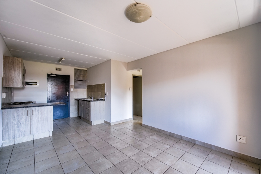 2 Bedroom Property for Sale in La Montagne Gauteng