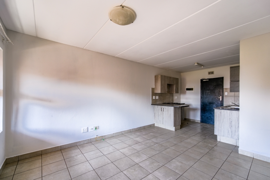 2 Bedroom Property for Sale in La Montagne Gauteng