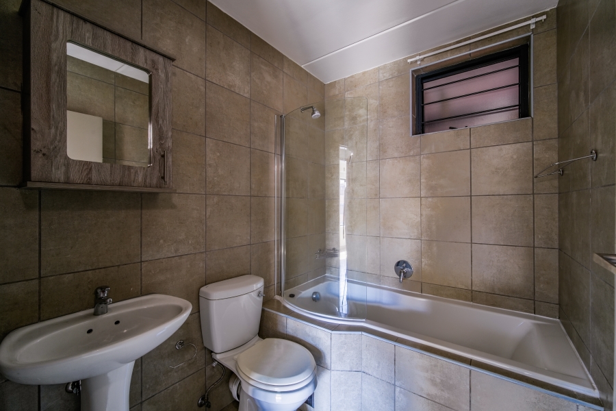 2 Bedroom Property for Sale in La Montagne Gauteng