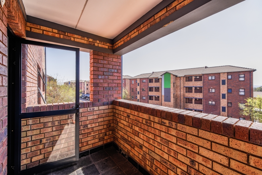 2 Bedroom Property for Sale in La Montagne Gauteng