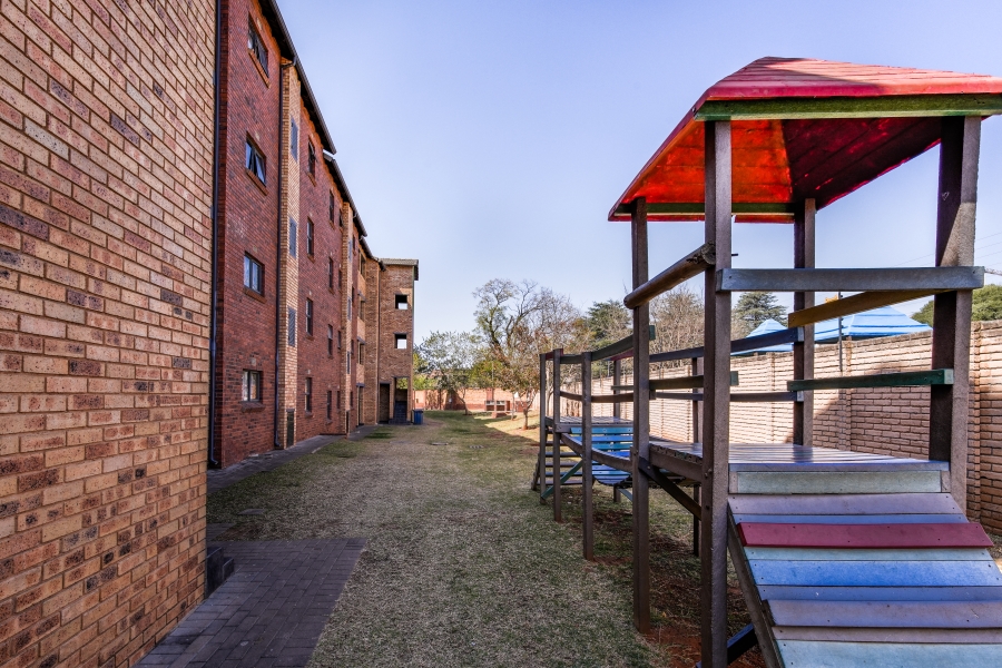 2 Bedroom Property for Sale in La Montagne Gauteng