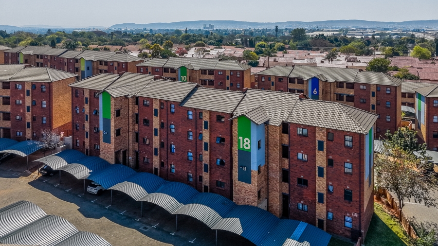 2 Bedroom Property for Sale in La Montagne Gauteng