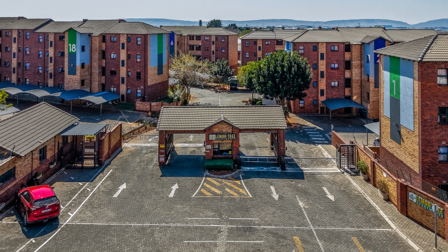 2 Bedroom Property for Sale in La Montagne Gauteng