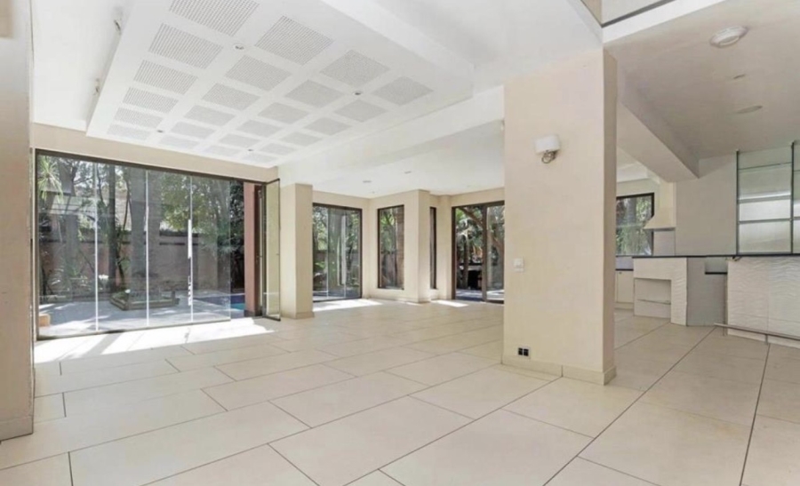 To Let 7 Bedroom Property for Rent in Atholl Gauteng