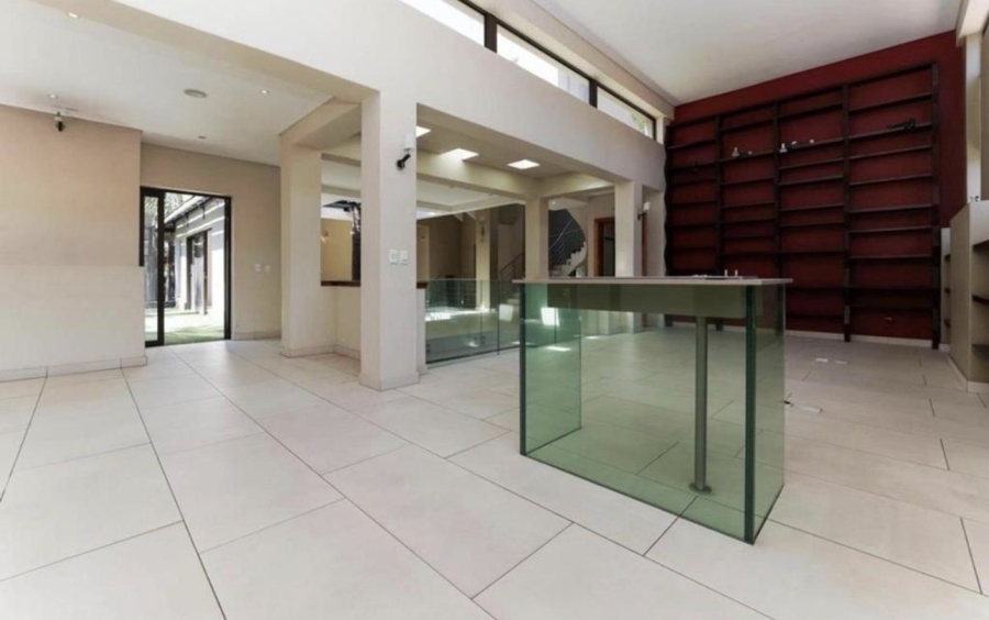 To Let 7 Bedroom Property for Rent in Atholl Gauteng