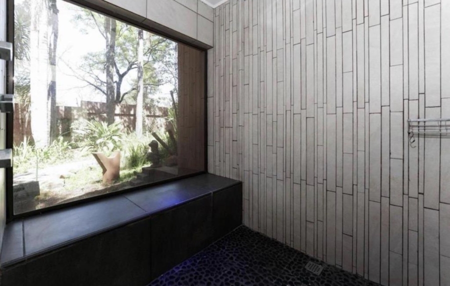 To Let 7 Bedroom Property for Rent in Atholl Gauteng