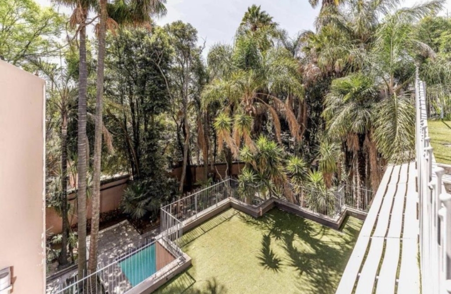 To Let 7 Bedroom Property for Rent in Atholl Gauteng