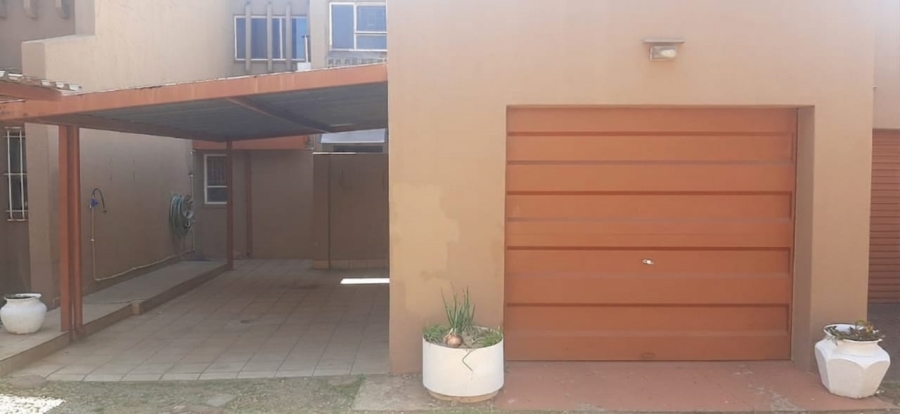 3 Bedroom Property for Sale in Birch Acres Gauteng