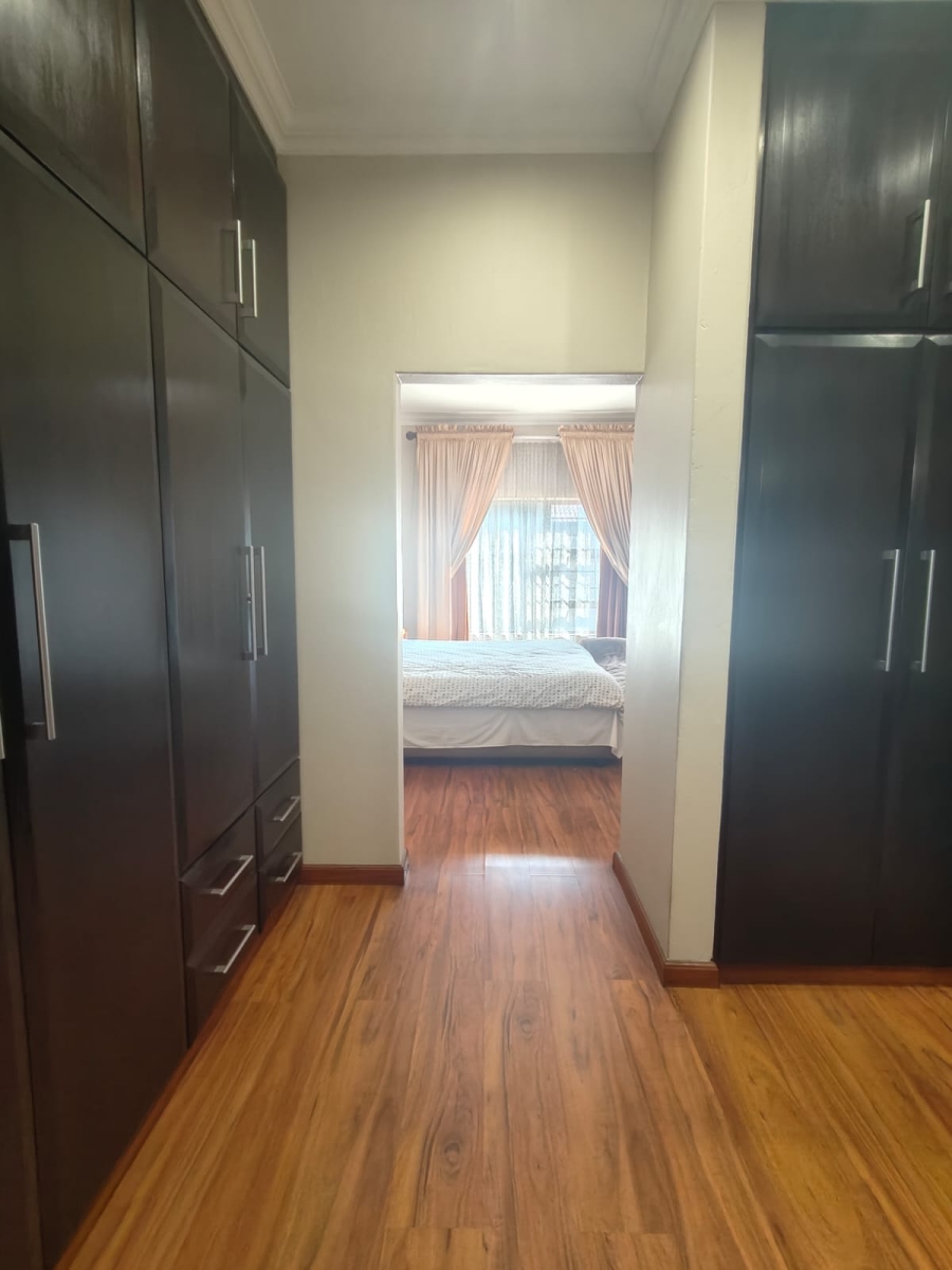 4 Bedroom Property for Sale in Vanderbijlpark SE 8 Gauteng